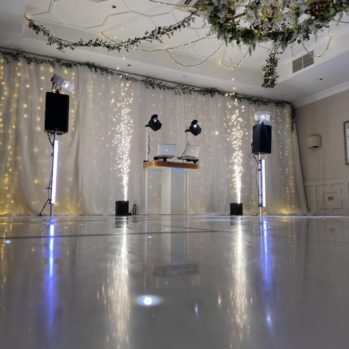 Sparkular effects shine at a plush hotel wedding
